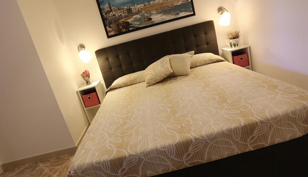 Bed and Breakfast Io Resto Qui Монополі Номер фото